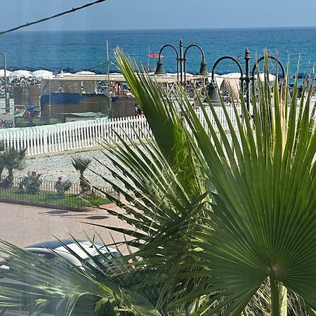 Appartamento Aria Del Mare เวนติมิญา ภายนอก รูปภาพ
