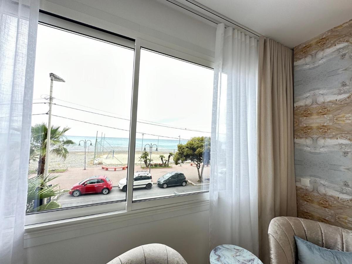 Appartamento Aria Del Mare เวนติมิญา ภายนอก รูปภาพ