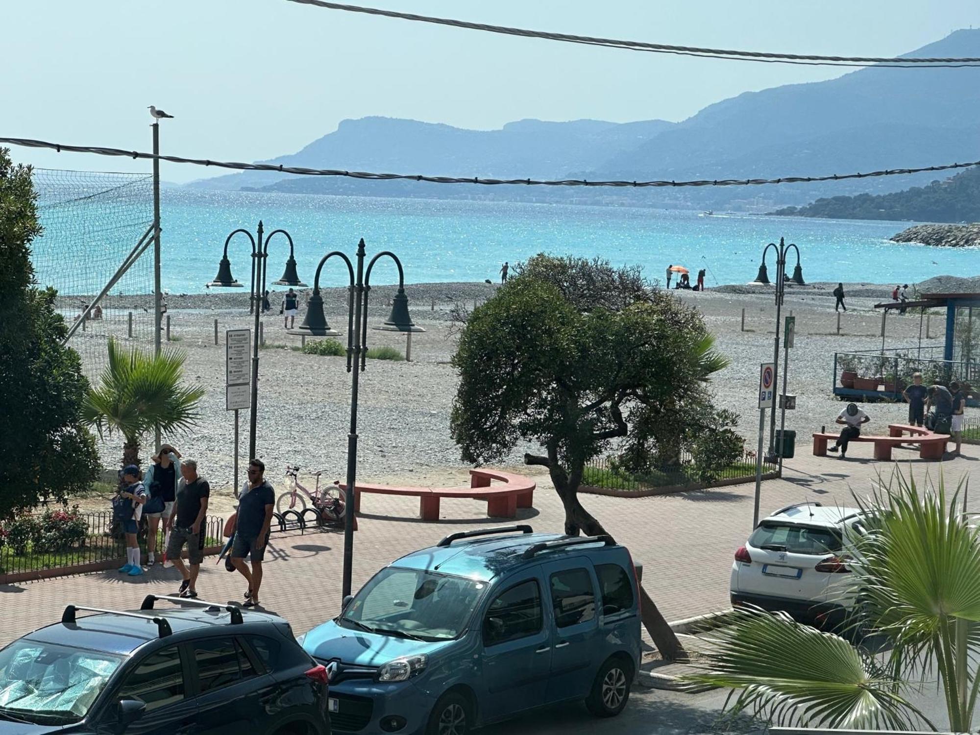 Appartamento Aria Del Mare เวนติมิญา ภายนอก รูปภาพ