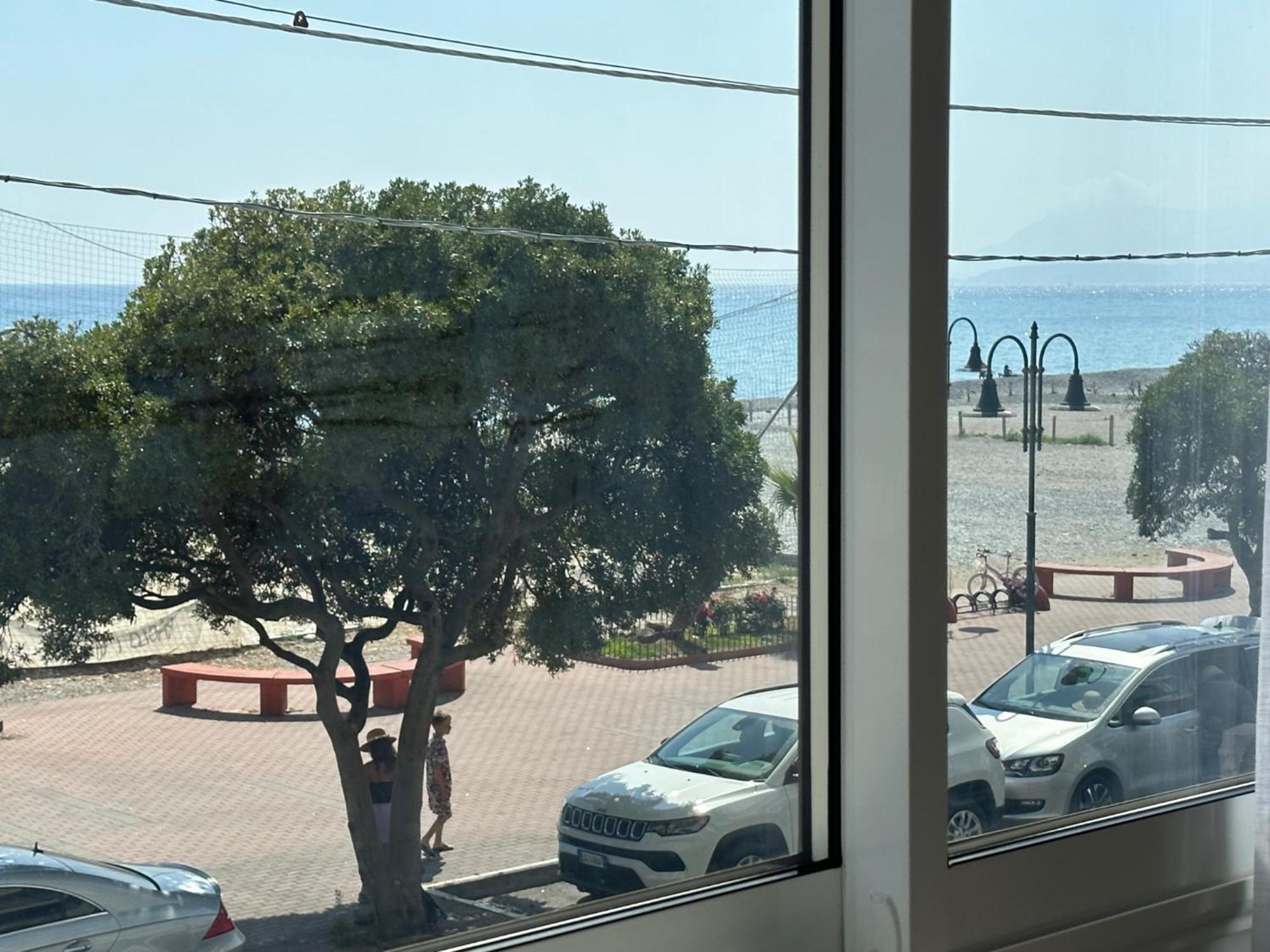 Appartamento Aria Del Mare เวนติมิญา ภายนอก รูปภาพ
